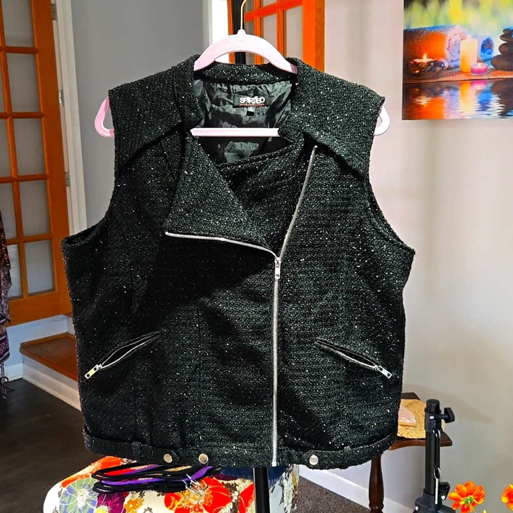 R.Duke Beautiful Glitter Shine Sleeveless Vest    SIZE 1X. 🖤 NEW